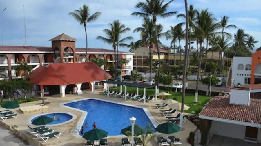 Costa Alegre Hotel & Suites
