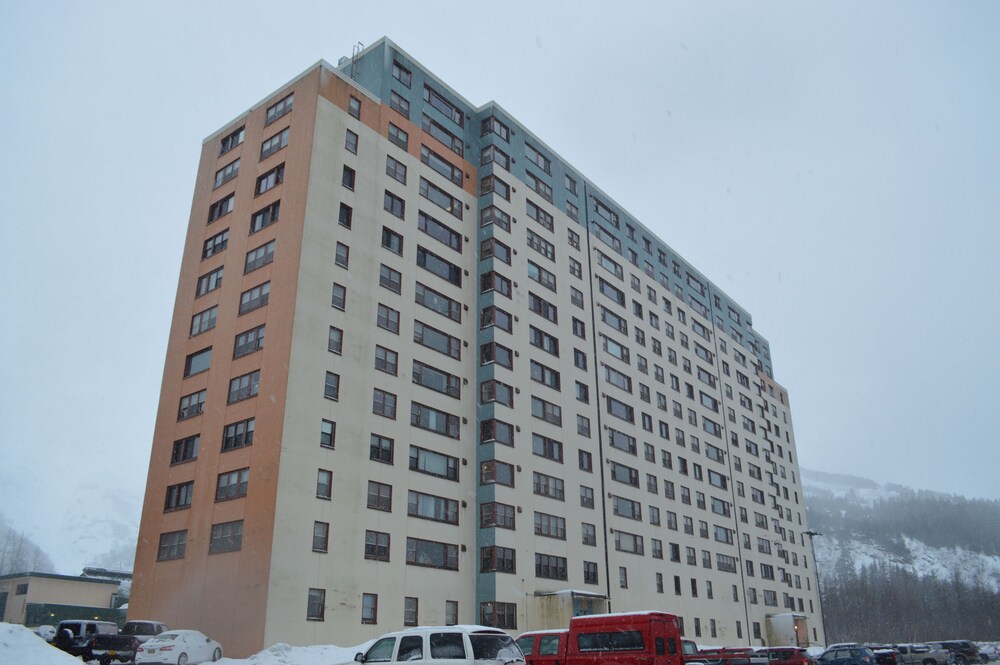 Glacier View Condo Suites, Whittier Room Prices & Reviews Travelocity