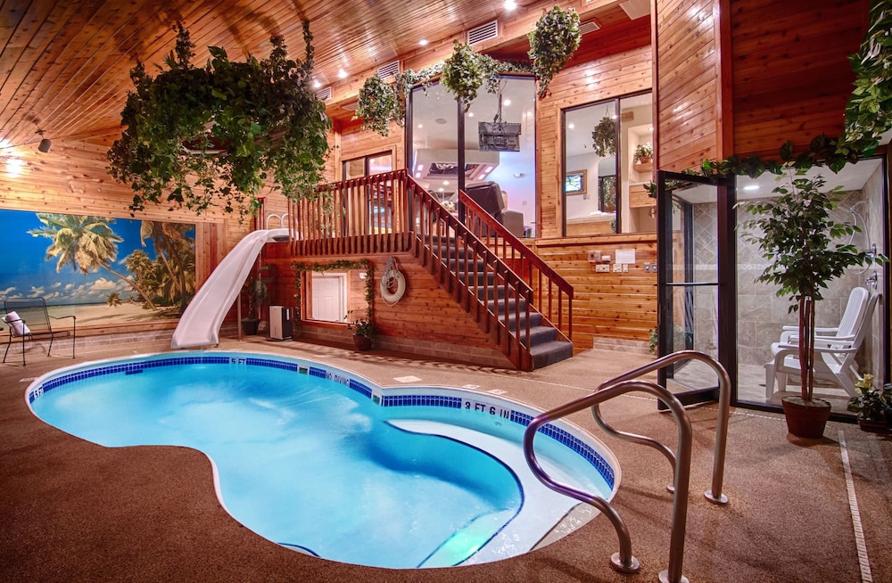 Sybaris Pool Suites Indianapolis, Indianapolis: $349 Room ...