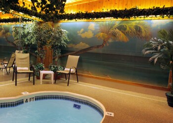 Sybaris Pool Suites Indianapolis, Indianapolis: Room Prices ...