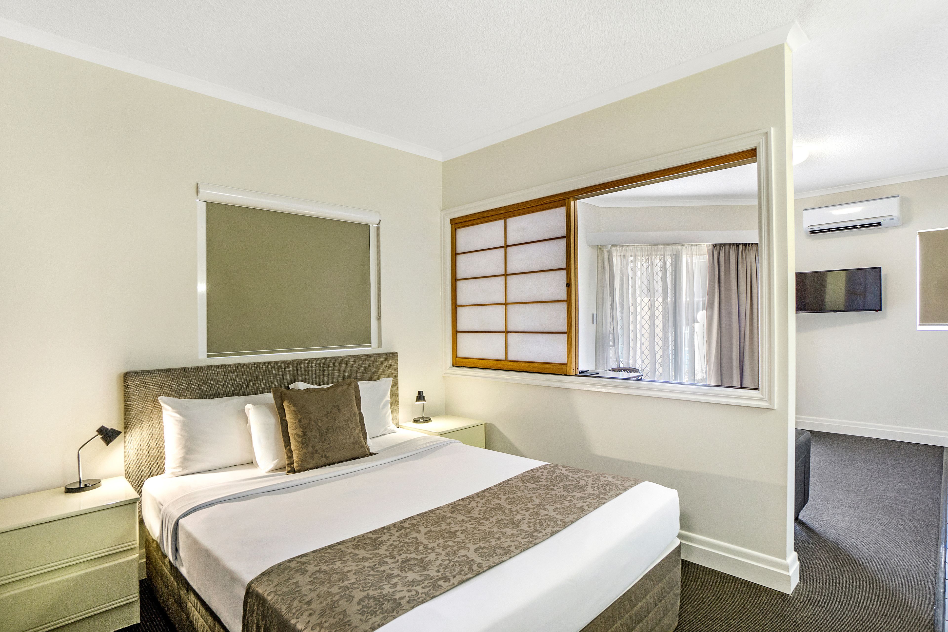 Toowong Inn & Suites