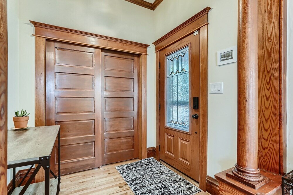 Historic Downtown Home/Hot Tub/Pet Friendly Longmont Vrbo