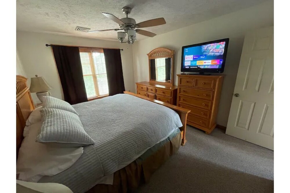 Pocono’s Hillside Adventure Retreat Tannersville Vrbo