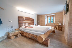 Deluxe Double Room | Free WiFi, bed sheets