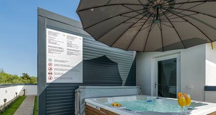 Rooftop Home With Whirlpool & Sauna