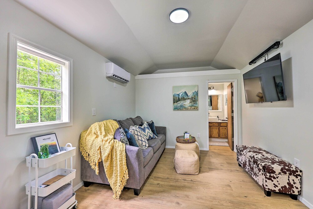 Cozy Bismarck Studio Cabin w/ Private Hot Tub Bismarck Stayz