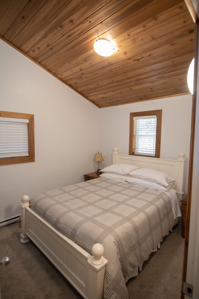 Set A Course For Fun; Stay In The Boathouse Errington Vrbo