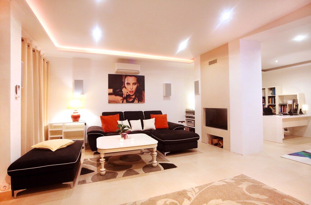 Private Vila Oleander at Meia Praia - Meia Praia | Vrbo