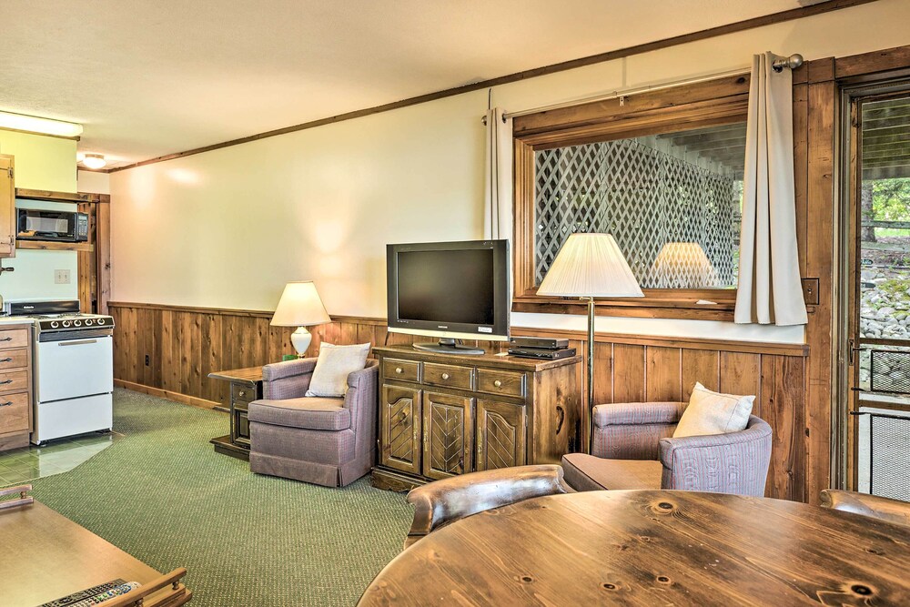 StepFree Condo w/ Dazzling Lakefront Nature Glen Arbor Vrbo