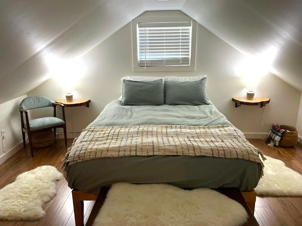 Stream Side Cabin surrounded by woods + Fire Pit Wawarsing Vrbo