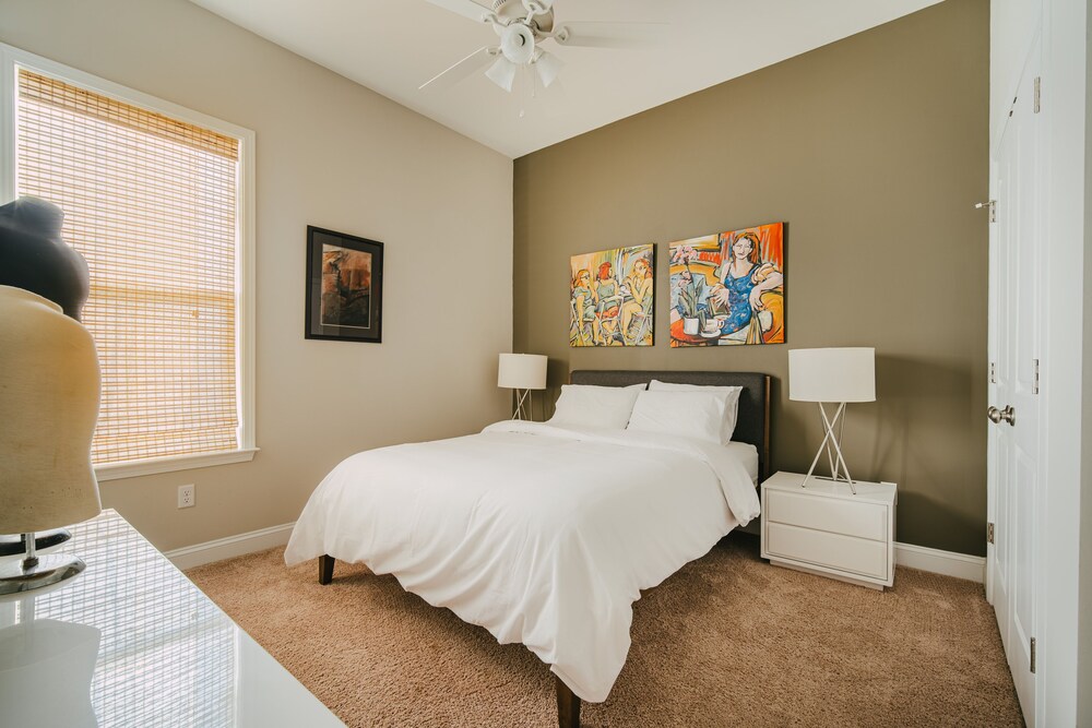 Upscale ArtFilled Home By Lake Robinson Greer Vrbo