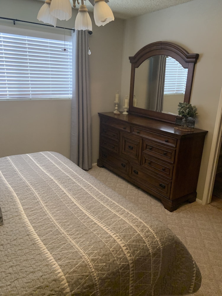 Rare4 Bedroom House, Meadview, Grand Canyon West, Skywalk, Lake Mead