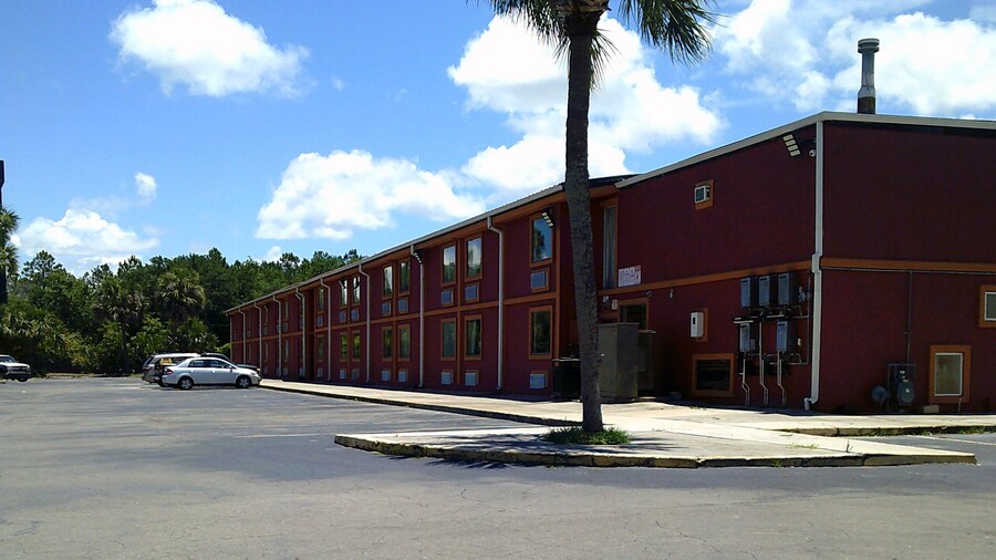 Metro Inn & Suites