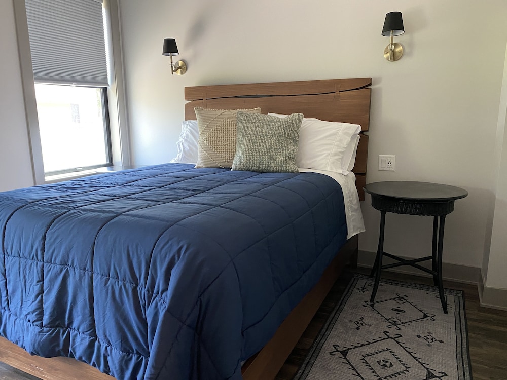 New Construction! Close to Lake Geneva and local skiing! Twin Lakes