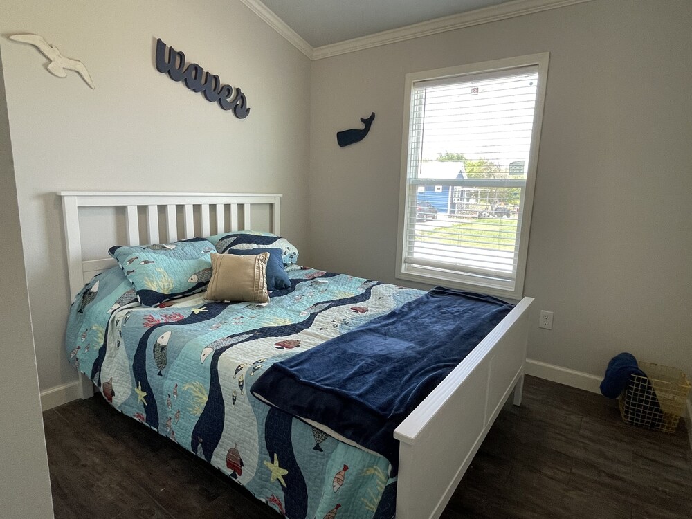 New! Drift away in Bayfront 2bedroom Turquoise cottage Seadrift Vrbo