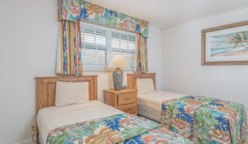 Ocean Front Two Bedroom Condo, Jensen Beach, FL 2869369 Hutchinson