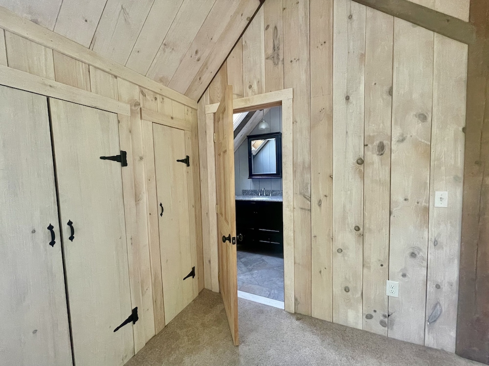JACKS GETAWAY UNIQUE POST & BEAM BARN IN ALTON BAY BY MT MAJOR ⛰