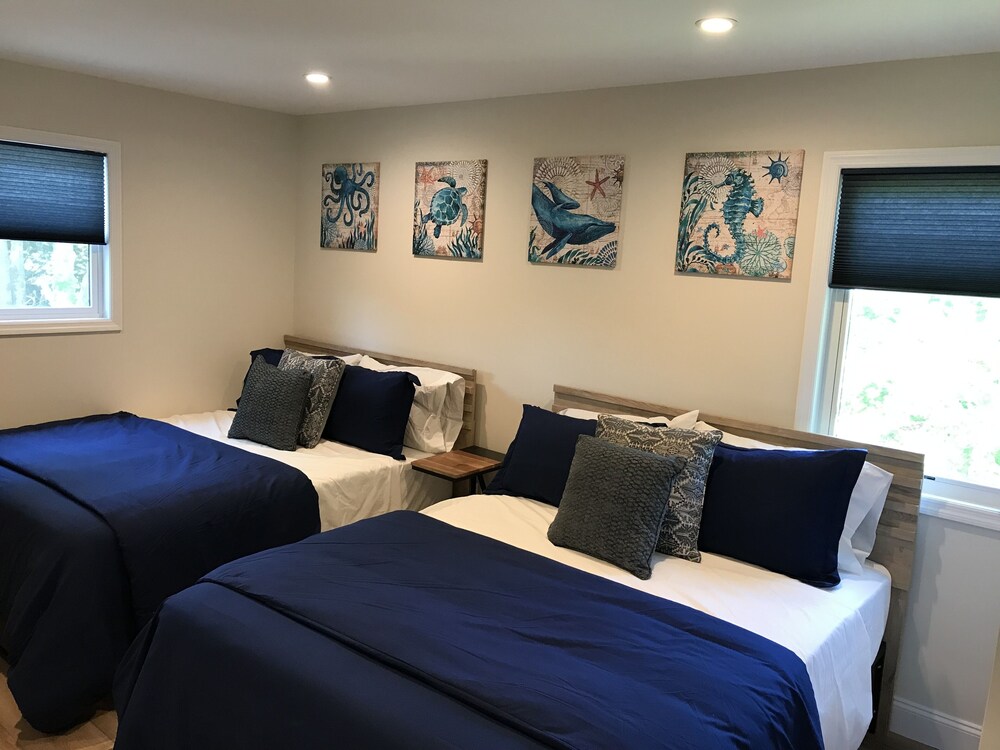 Entire, new, roomy, village beach house close to beach, park, and town