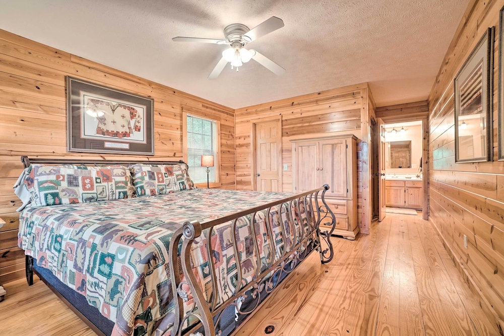 Rustic Young Harris Cabin w/ Fire Pit & Views Towns County Vrbo