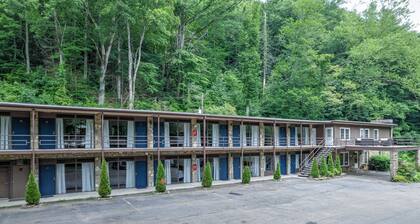 Heart of the Valley Motel