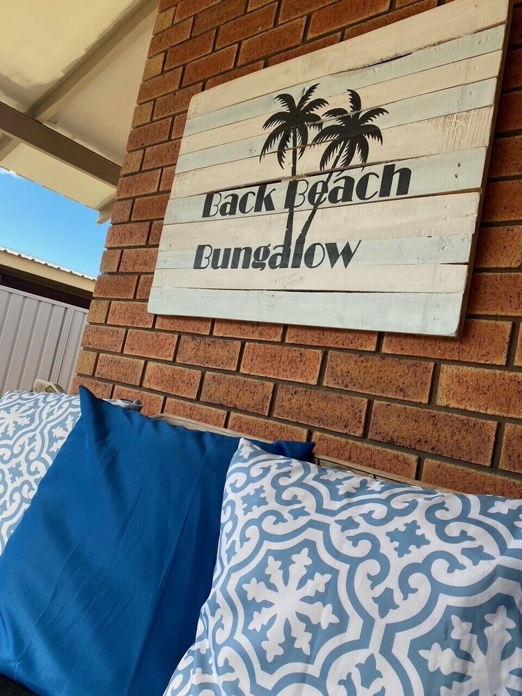 Back Beach Bungalow Great Family Getaway Lancelin Vrbo