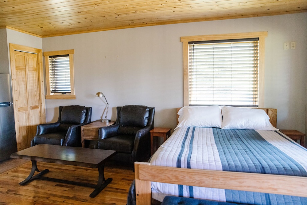 Yellowstone Cabin 5 at Gallatin Canyon Cabins Gallatin Gateway Vrbo