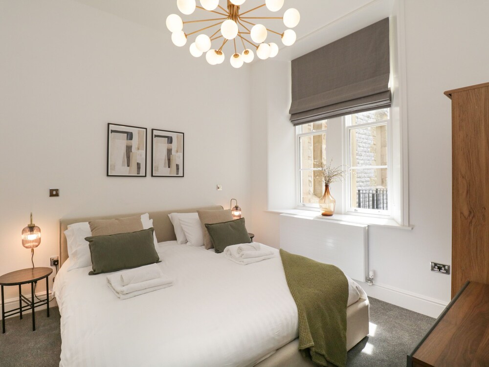 ALICE HOUSE STONE CROSS MANSION, pet friendly in Ulverston Ulverston