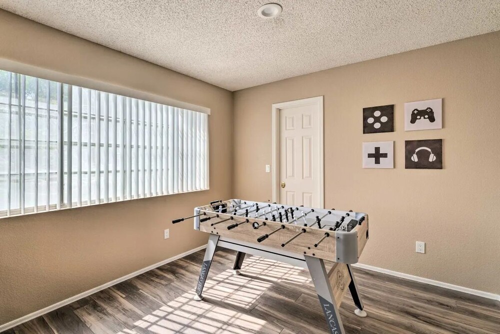 New Home Weekly Discount, Hot Tub, Grill, Games! North Las Vegas Vrbo