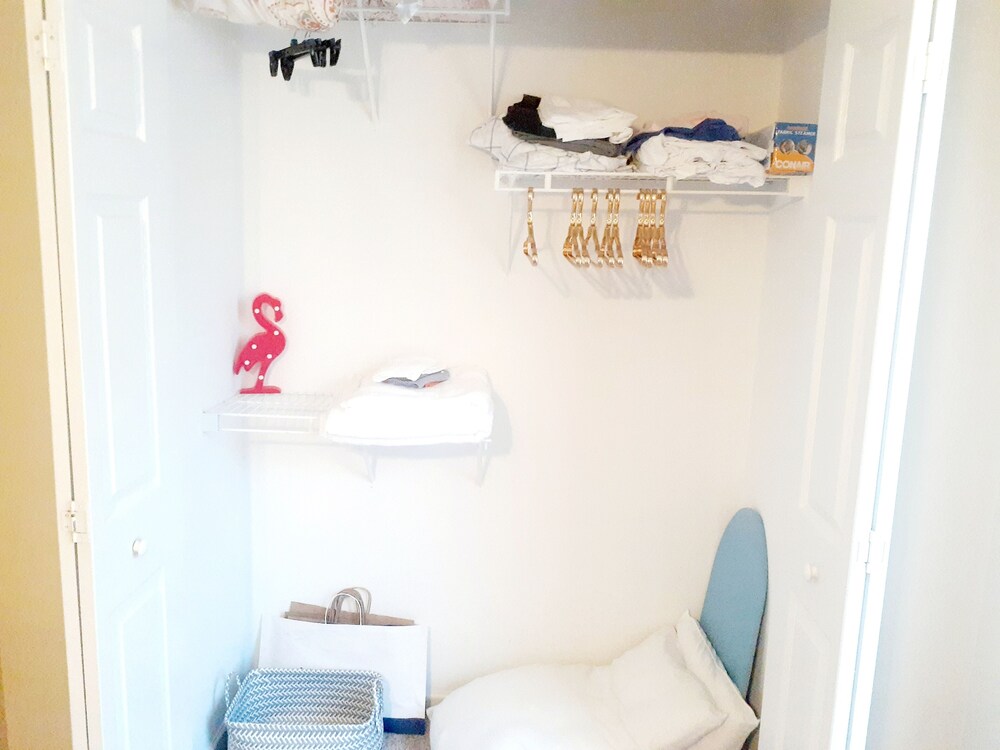 The Ice Cream GetAWay/Downtown Historic Newnan GA/Xbox 360 & Pool Table Newnan Vrbo