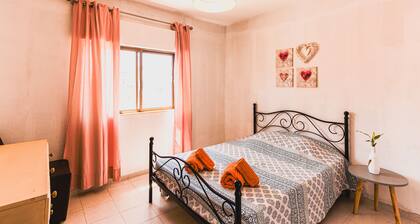 Charming 2-bed Apartment in Armacao de Pera