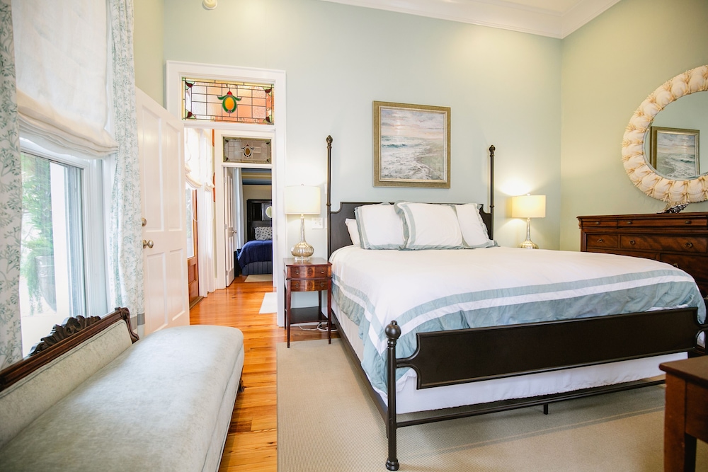 Rosemary Beach "Freedom at the Beach" 4BR Sleeps 9 2 Kings CLOSE to