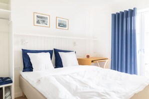 Kahyt med terrasse | In-room safe, free WiFi, bed sheets