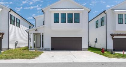 Boujee Beach by Gold Star Vacation Rentals
