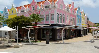 Oranjestad City Suites