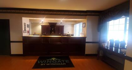 Wingate by Wyndham Youngstown