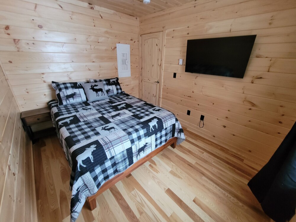 Luxury custom built cabin in the Switzerland of Maine (Jackman