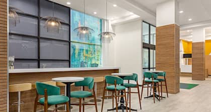 Holiday Inn LIC LaGuardia West, an IHG Hotel