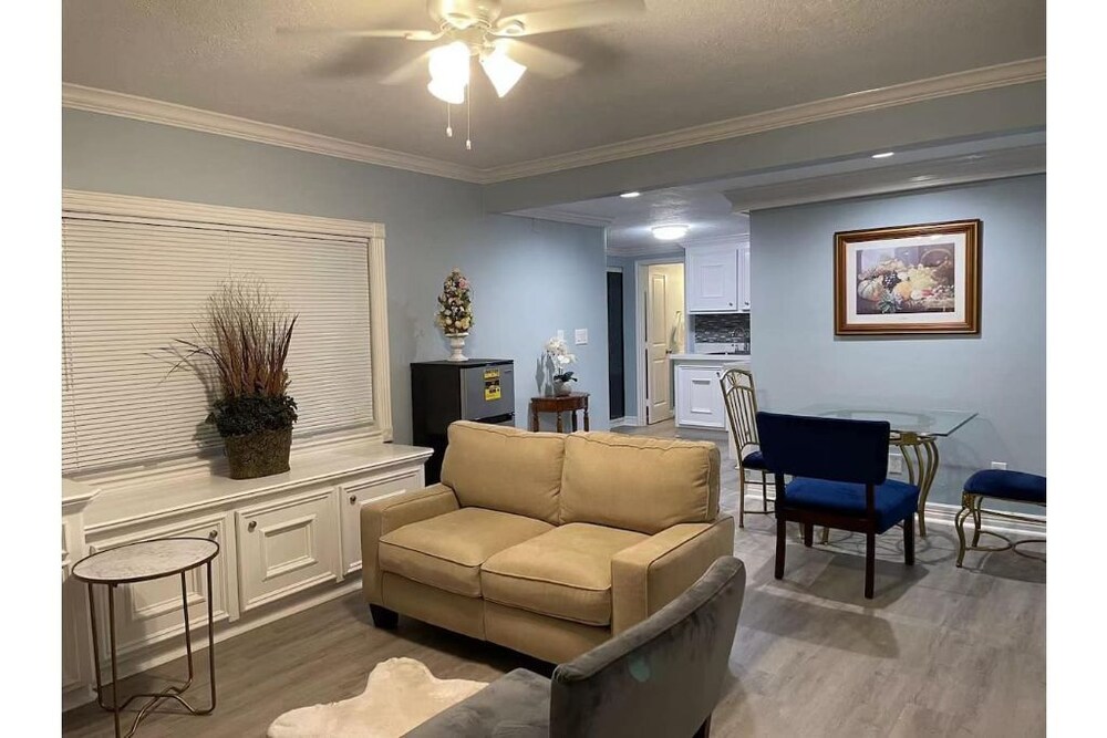 New decorated/Guest Suite C/close to Katy Mills Katy Vrbo