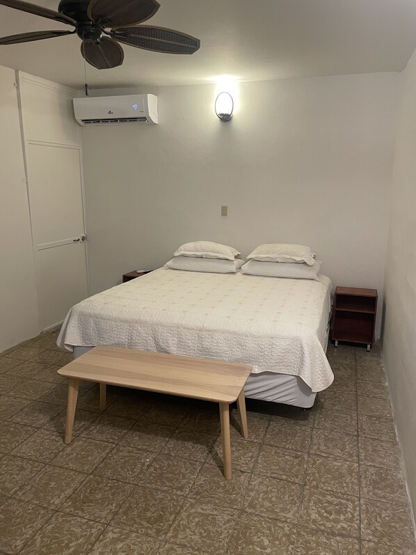 Comfort Studio Suite (Diamond) | Individually decorated, individually furnished, desk, laptop workspace