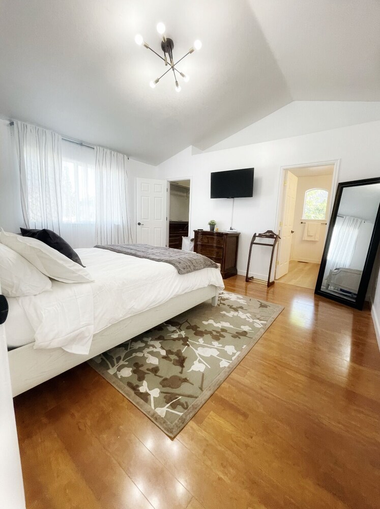 Cozy & Charming entire house, Fenced Yard, Pet friendly. Herriman