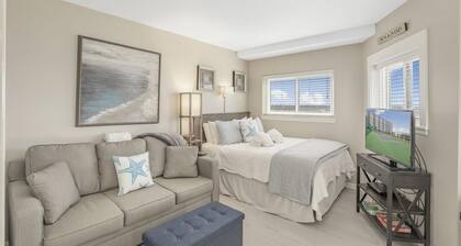 Charming Condo on White Sands of Fort Morgan With Multiple Pools and hot Tubs