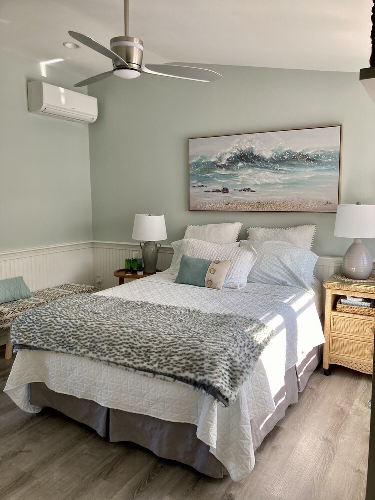 Ogunquit Oceanfront Condo, stunning views private balcony 1BR/1BA steps