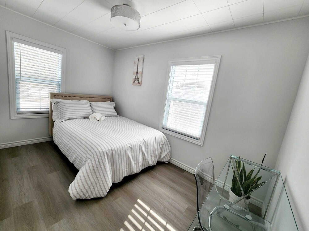 4 Bedroom Dream, No Place like Soo Villa Sault Ste. Marie Vrbo