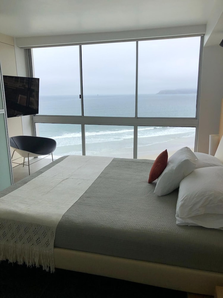 Curated visual reference: Fresh Look at Amazing High Rise Unobstructed Views Of The Ocean And San