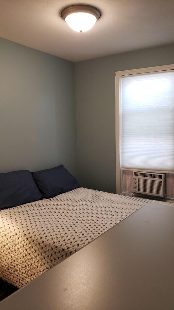 Village apartment in the middle of the action! Sylvan Beach Vrbo