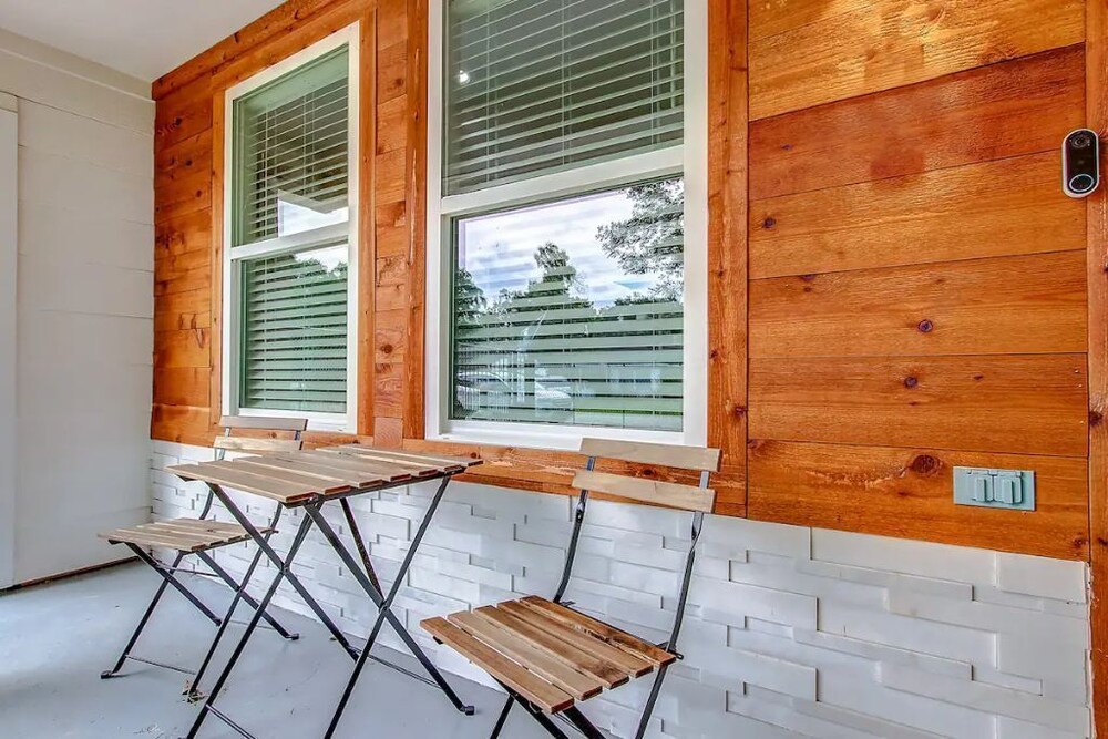 Modern VillaHidden Gem12 Min From Downtown Houston Vrbo