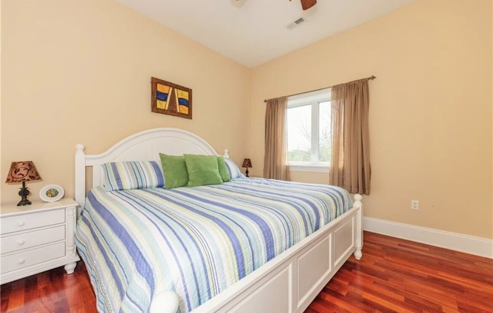 Endless Summer Sleeps 6 Condo GenevaontheLake Vrbo