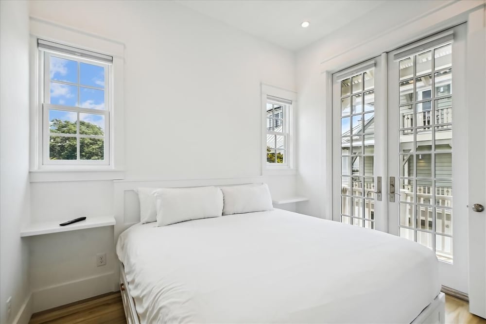 30A Rosemary Beach Carriage House 'Tuscan Blue'Steps from Pool and