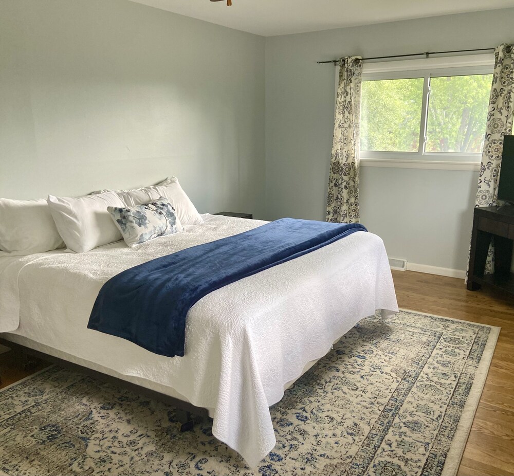 Townhome Walking Distance to Downtown Cedarburg Cedarburg Vrbo