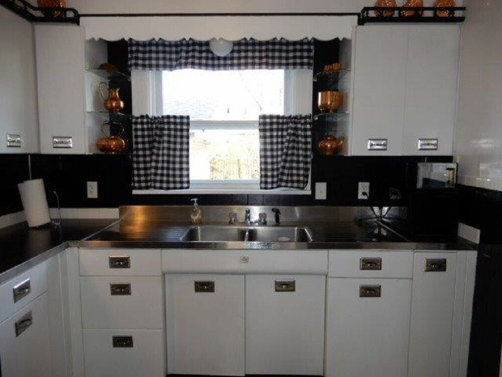 Haworth Cottage 2 blks to Millikin University Decatur Vrbo